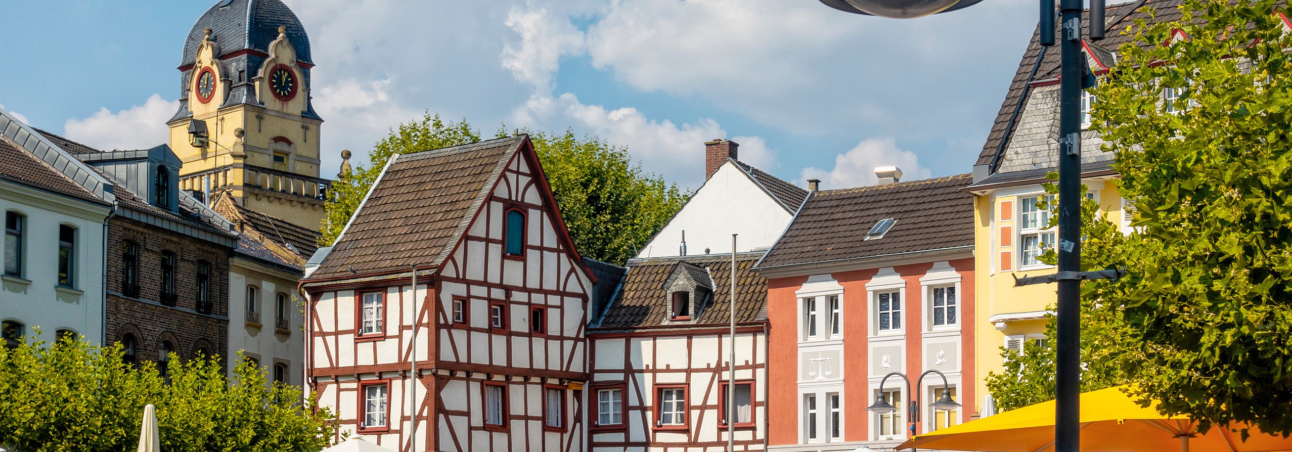 Symbolbild | Euskirchen - INSOLtrade Verleih - Baumaschinen & Hebebühnen - Arbeitsbühnen und Mietmaschinen für Baustelle und Gartenbau